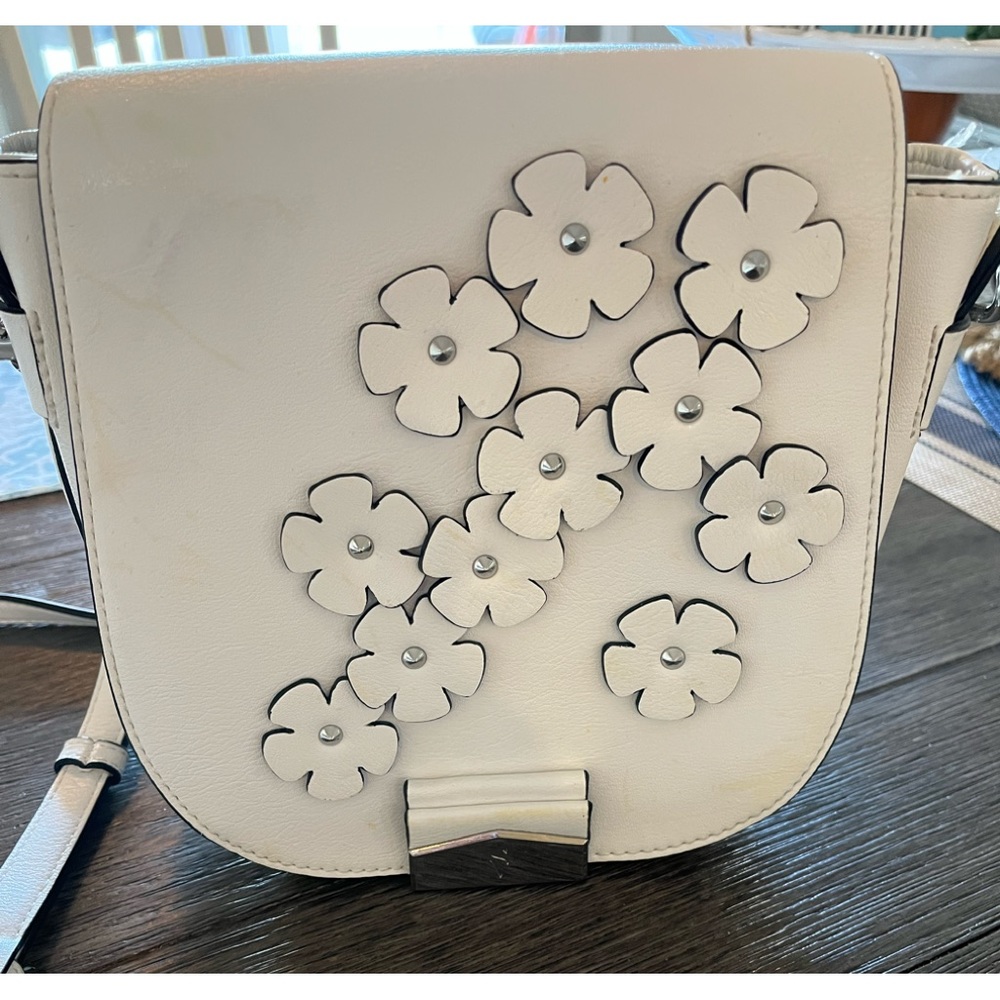 SIMPLY VERA white crossbody purse